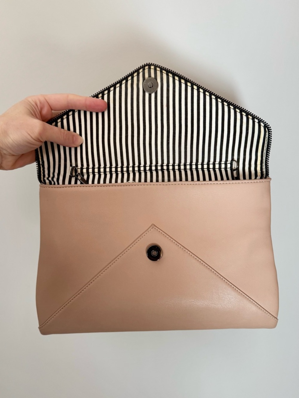 La Diva Nude Patent Leather Envelope Clutch Crossbody Bag | Gunmetal Hardware - Picture 9 of 17